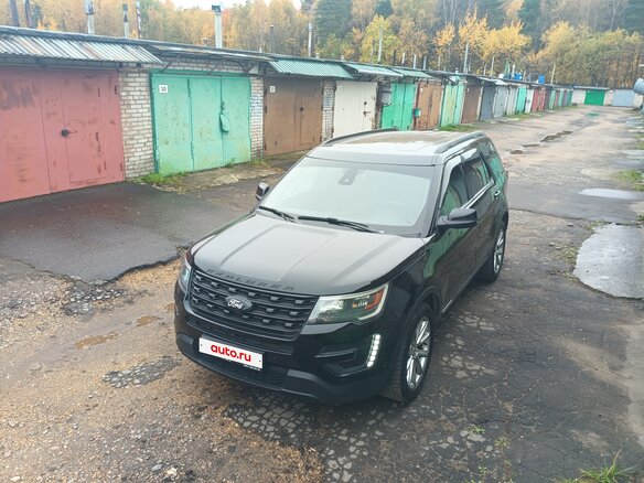2017 Ford Explorer V Рестайлинг, чёрный, 2700000 рублей - вид 2