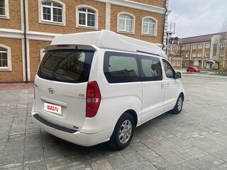2011 Hyundai Grand Starex I, белый, 2980000 рублей, вид 3