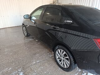2019 Lada (ВАЗ) Vesta I, чёрный, 925000 рублей, вид 4