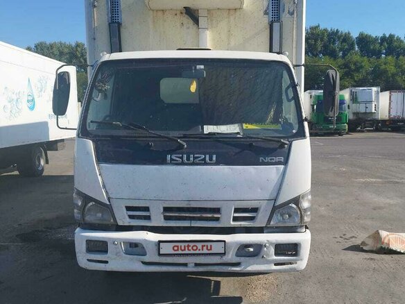 2011 Isuzu Como, белый, 1850000 рублей - вид 2