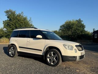 2010 Skoda Yeti I, белый, 960000 рублей, вид 2