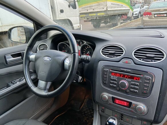 2011 Ford Focus II Рестайлинг, серый - вид 23