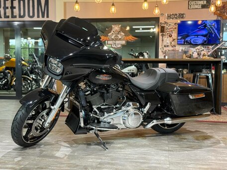 2024 Harley-Davidson Street Glide, чёрный, 3800000 рублей, вид 1