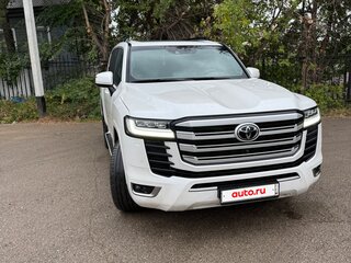 2022 Toyota Land Cruiser 300 Series, белый, 8790000 рублей, вид 1