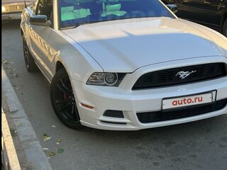 2012 Ford Mustang V Рестайлинг, белый, 2150000 рублей, вид 4
