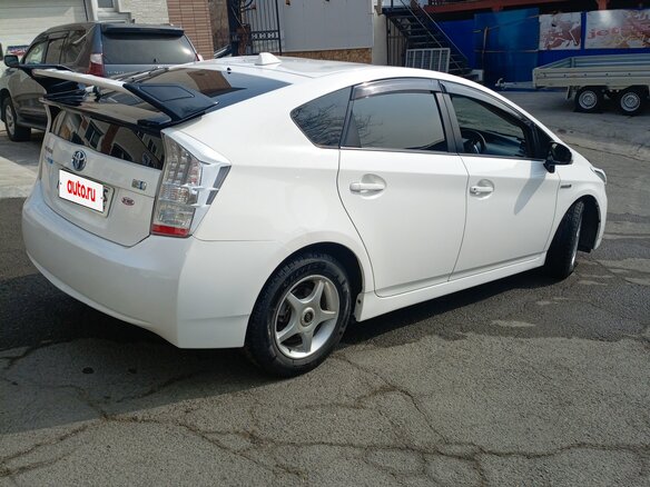 2011 Toyota Prius III (XW30), белый, 900000 рублей - вид 8
