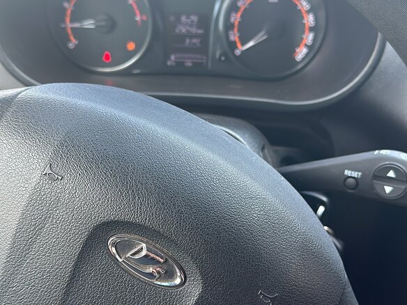 2021 Lada (ВАЗ) Granta I Рестайлинг, серый, 920000 рублей - вид 4