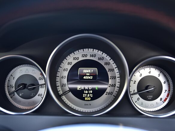2012 Mercedes-Benz C-Класс 180 BlueEFFICIENCY III (W204) Рестайлинг, чёрный - вид 19