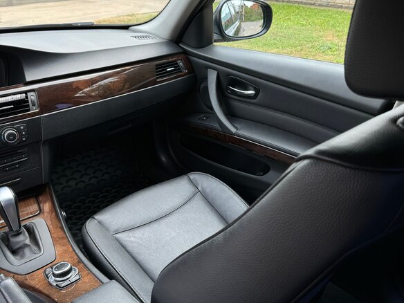 2011 BMW 3 серии 320i V (E90/E91/E92/E93) Рестайлинг, чёрный, 1200000 рублей - вид 13