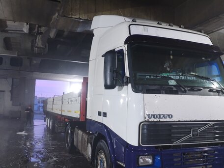 1996 Volvo FH, белый, 2450000 рублей, вид 1