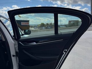 2017 BMW 5 серии 520i VII (G30/G31/G38), белый, 2300000 рублей, вид 5
