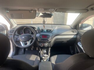 2015 Kia Rio III, серебристый, 700000 рублей, вид 4