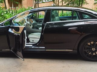 2022 Mercedes-Benz EQE 350+, чёрный, 6500000 рублей, вид 4