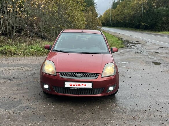 2007 Ford Fiesta Mk5, красный, 365000 рублей - вид 2