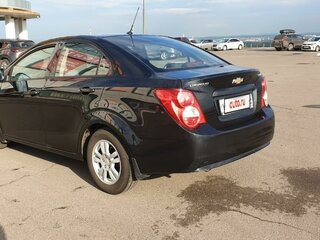 2014 Chevrolet Aveo II, чёрный, 870000 рублей, вид 4