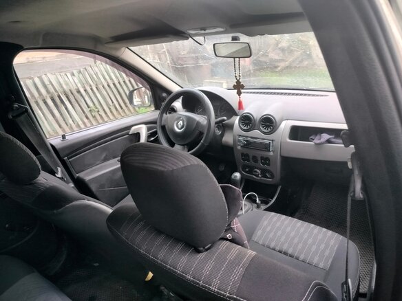2010 Renault Logan I Рестайлинг, белый, 220000 рублей - вид 7