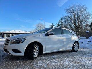 2014 Mercedes-Benz A-Класс 180 III (W176), белый, 1690000 рублей, вид 2