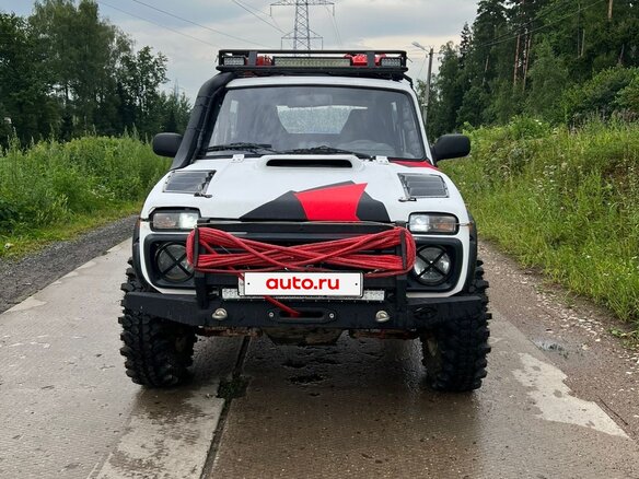 2010 Lada (ВАЗ) 2121 (4x4) I Рестайлинг, белый, 750000 рублей