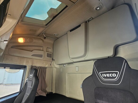 2022 Iveco Stralis, чёрный - вид 15