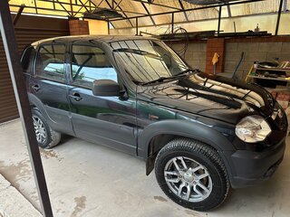 2017 Chevrolet Niva I Рестайлинг, чёрный, 649000 рублей, вид 3