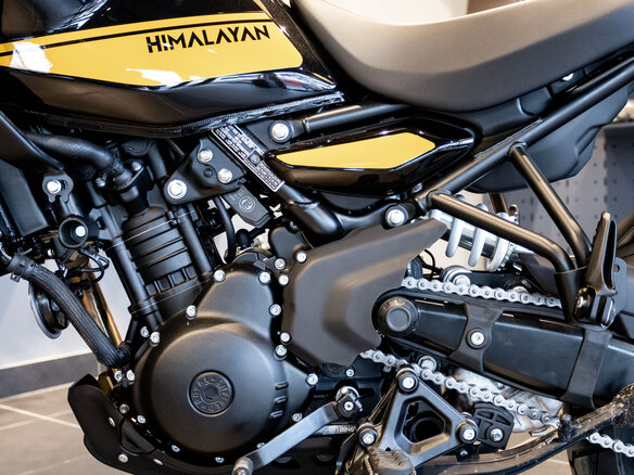 2025 Royal Enfield Himalayan, чёрный, 615000 рублей - вид 8