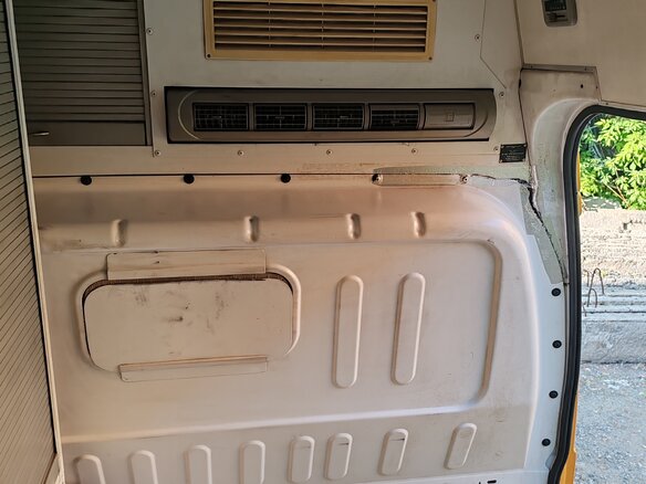 2014 Ford Transit, золотистый, 1850000 рублей - вид 13
