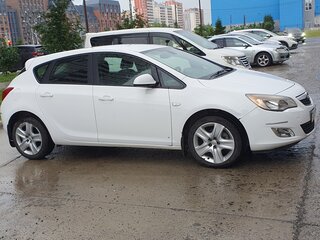 2010 Opel Astra J, белый, 700000 рублей, вид 2