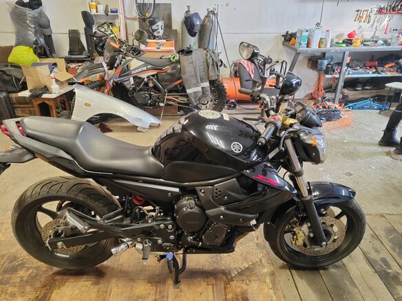 2011 Yamaha XJ6 (FZ6R), чёрный, 490000 рублей