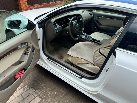 2010 Audi A5 I (8T), белый, 1000000 рублей - вид 4