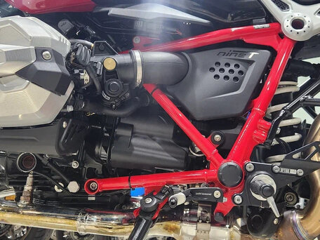 2022 BMW R Nine T Scrambler, красный, 1500000 рублей, вид 4