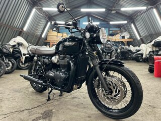 2020 Triumph Bonneville T120, чёрный, 1270000 рублей, вид 2