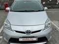 2012 Toyota Prius III Рестайлинг (XW30), серебристый, 1250000 рублей - вид 3