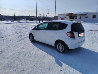 2009 Honda Fit II, белый, 850000 рублей, вид 4