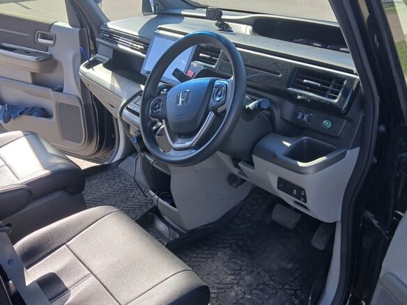 2015 Honda Stepwgn V, чёрный, 2300000 рублей - вид 8