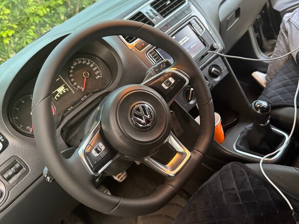 2018 Volkswagen Polo V Рестайлинг, чёрный, 1350000 рублей - вид 8