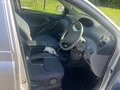 2001 Toyota Vitz I (P10), серебристый, 430000 рублей - вид 5