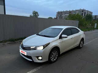 2014 Toyota Corolla XI (E160, E170, E180), белый, 1450000 рублей, вид 1