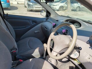 1999 Toyota Platz, белый, 350000 рублей, вид 4