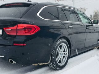 2018 BMW 5 серии 520d xDrive VII (G30/G31/G38), чёрный, 2870563 рублей, вид 3