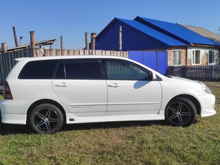 2001 Toyota Corolla Fielder IX (E120, E130), белый, 670000 рублей, вид 5