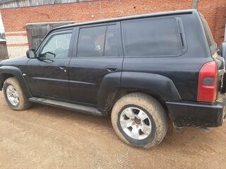 2007 Nissan Patrol V (Y61) Рестайлинг, чёрный, 1500000 рублей, вид 4