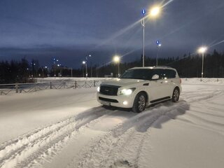 2013 Infiniti QX56 II, белый, 2200000 рублей, вид 2