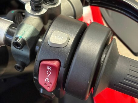 2025 QJMotor SRK 921 RR, красный, 1090000 рублей, вид 5