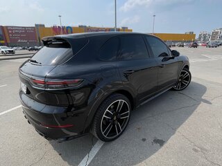 2019 Porsche Cayenne S III, чёрный, 7500000 рублей, вид 5