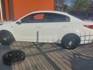 2019 Kia Rio IV, белый, 1680000 рублей, вид 2