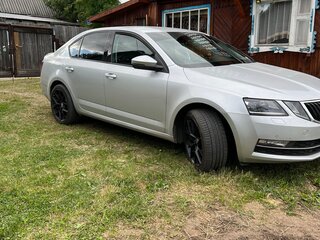 2017 Skoda Octavia III (A7) Рестайлинг, серебристый, 2050000 рублей, вид 4