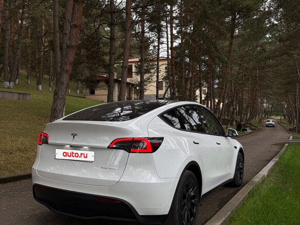 2023 Tesla Model Y Long Range Dual Motor I, белый, 2890000 рублей - вид 6
