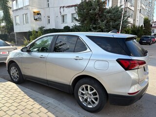 2021 Chevrolet Equinox III Рестайлинг, серебристый, 2350000 рублей, вид 4