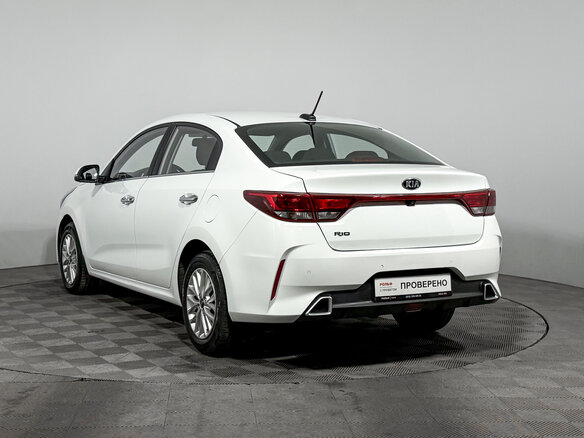 2020 Kia Rio IV Рестайлинг, белый, 1480000 рублей - вид 6