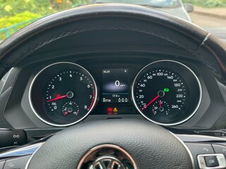 2017 Volkswagen Tiguan II, пурпурный, 2400000 рублей, вид 5
